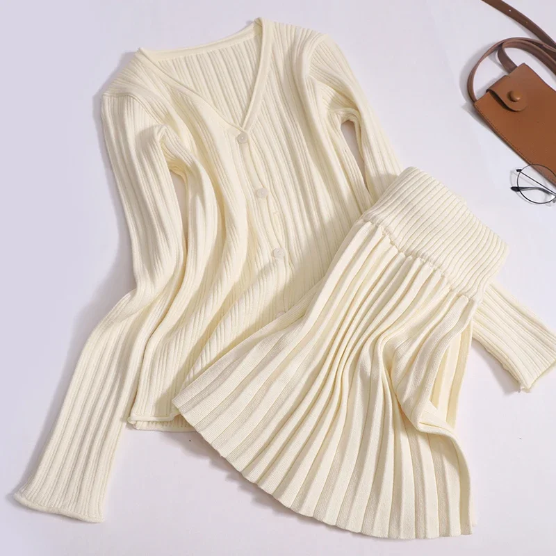 ITOOLIN Frauen V-ausschnitt Taste Süße Set Langarm Strickjacke Pullover Elastische Band Plissiert Kurzen Rock Büro Neue Zwei Stück Set