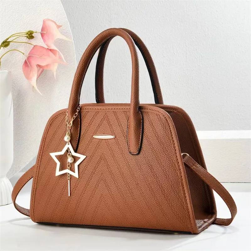 

Trendy Women's Luxury Handbag - High-End Large Capacity, Stylish Shoulder/Crossbody Design