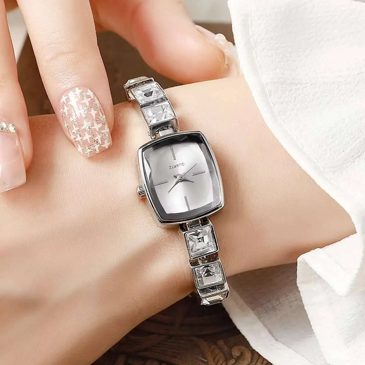 Moda praça feminina relógio de quartzo luxo strass pulseira relógio de pulso para senhoras reloj mujer