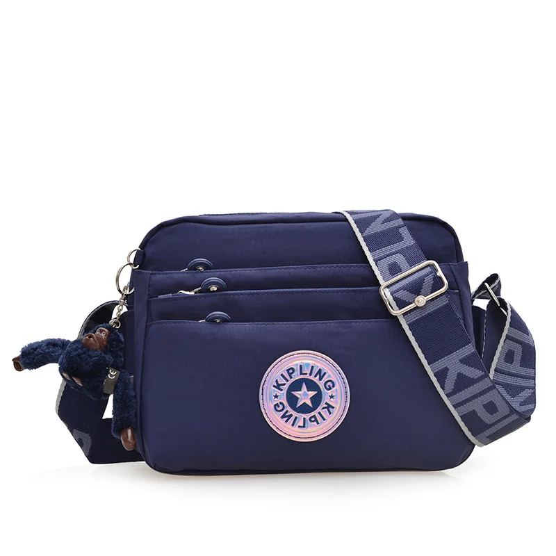 Modna torebka damska na ramię z nylonu, mała listonoszka z wysokiej jakości materiału, designerska torba na ramię o wysokiej wartości, idealna na co dzień, rok 2026.