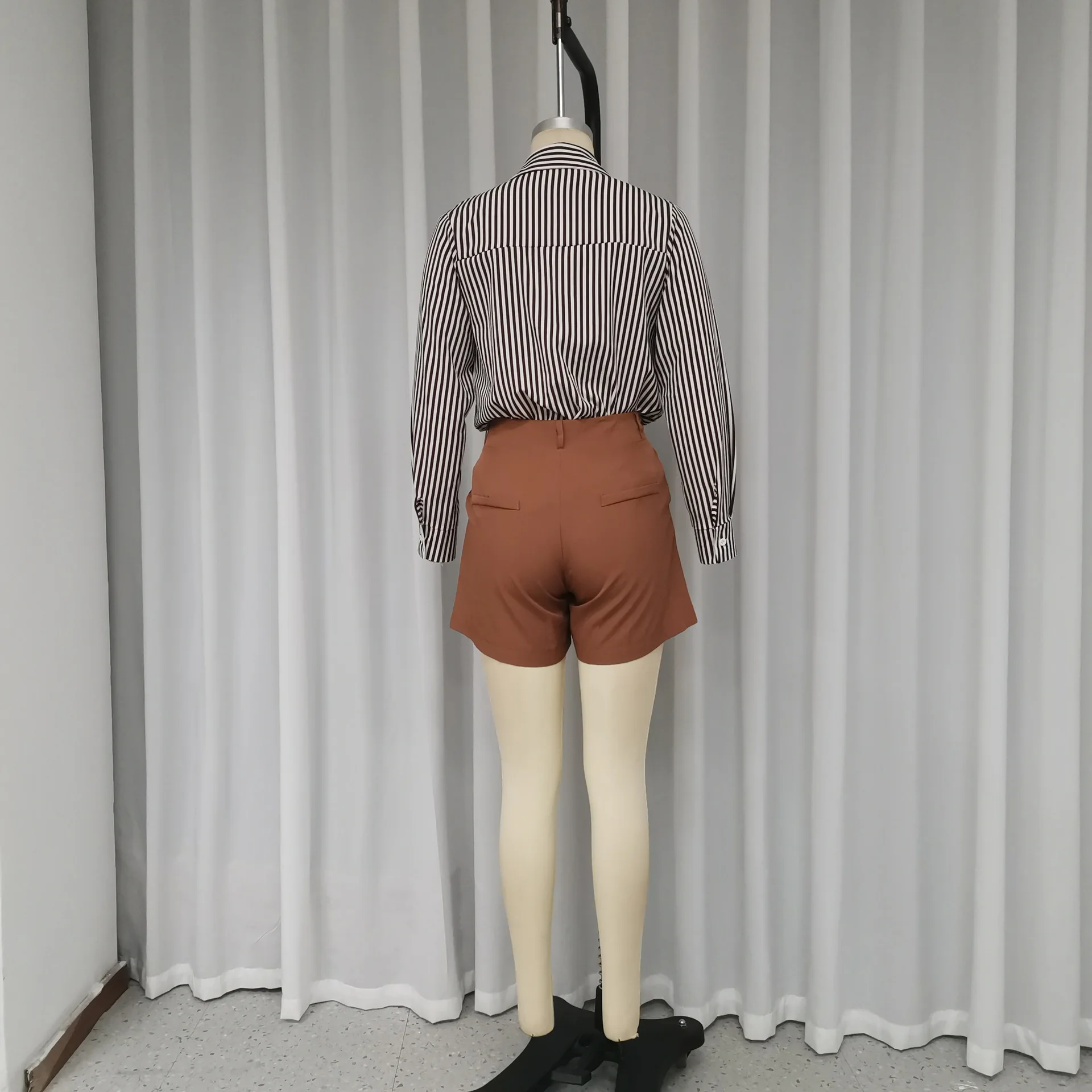 Conjunto de dos piezas para mujer, pantalones cortos a rayas, cuello vuelto, camisa informal holgada, Tops, pantalones cortos de cintura alta