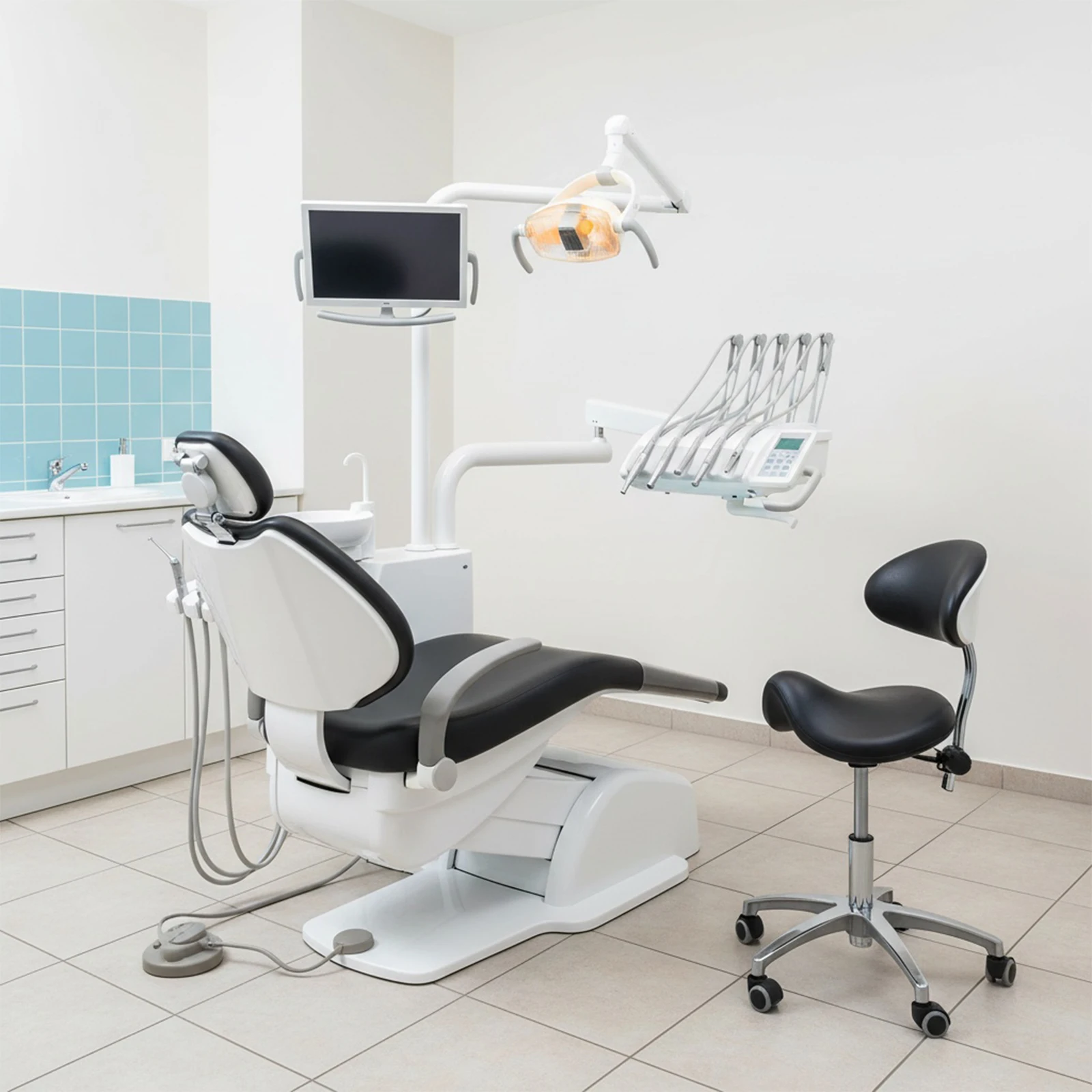 

Вращающийся стул-табурет на колесиках с поддержкой спины, регулировка высоты 19.93-21.65 дюймов, для парикмахеров, стоматологов, салонов, тату-салонов