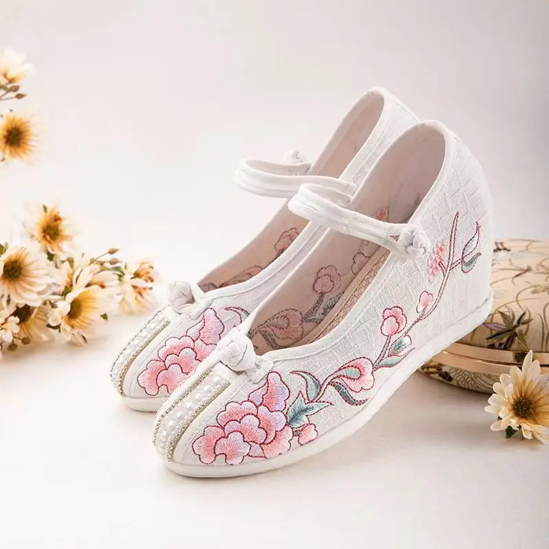 Woman Wedges Embroidered Cloth Shoes Spring Autumn New Ethnic Style Increased Internal Buckle Strap Cheongsam Shoes Hanfu Shoes