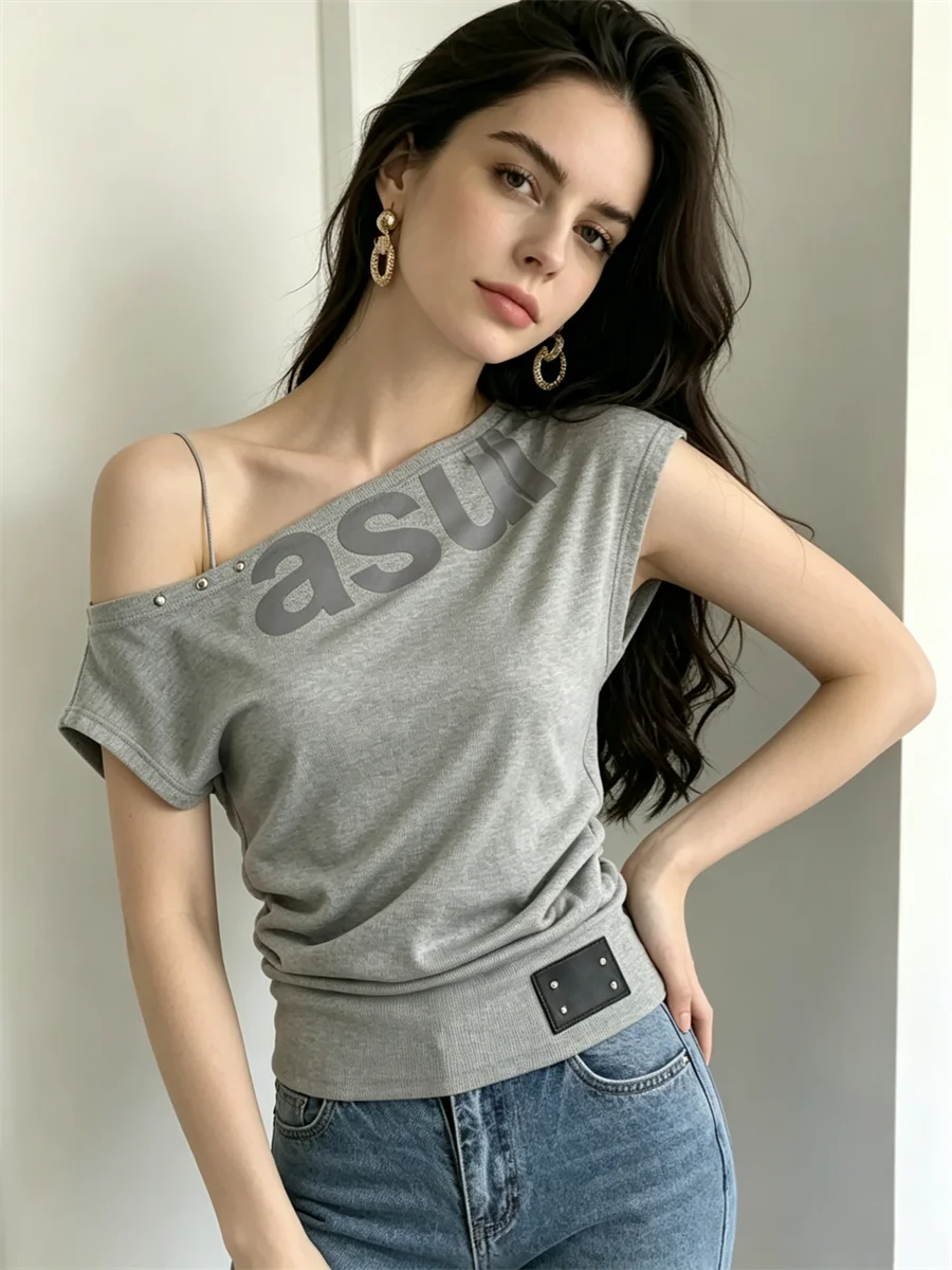 Weird Puss Hottie Letter Print T-Shirt Women Fashion Metal Hollow Rivet Patchwork Slash Neck Mini Sleeve Simple Chic Street Tees