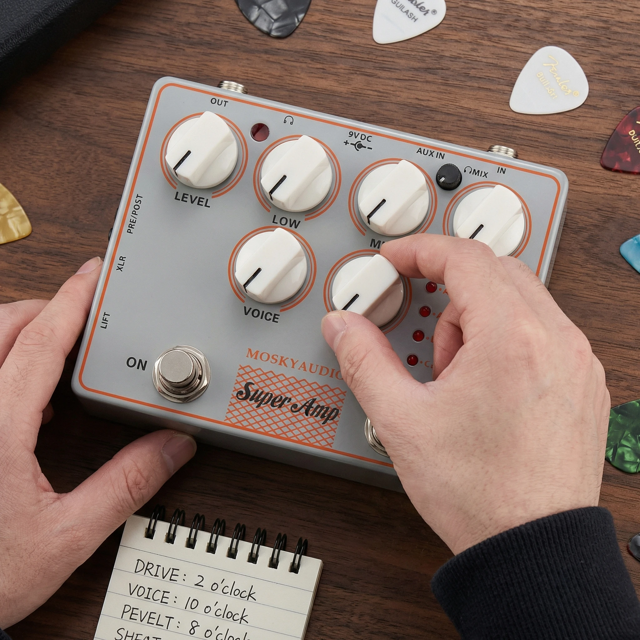 Moskyaudio 4 AMP IN ONE Amplifier Box Guitar Pedal with Speaker Simulation DI Output Headphone Jack AUX Input Preamp Direct Box