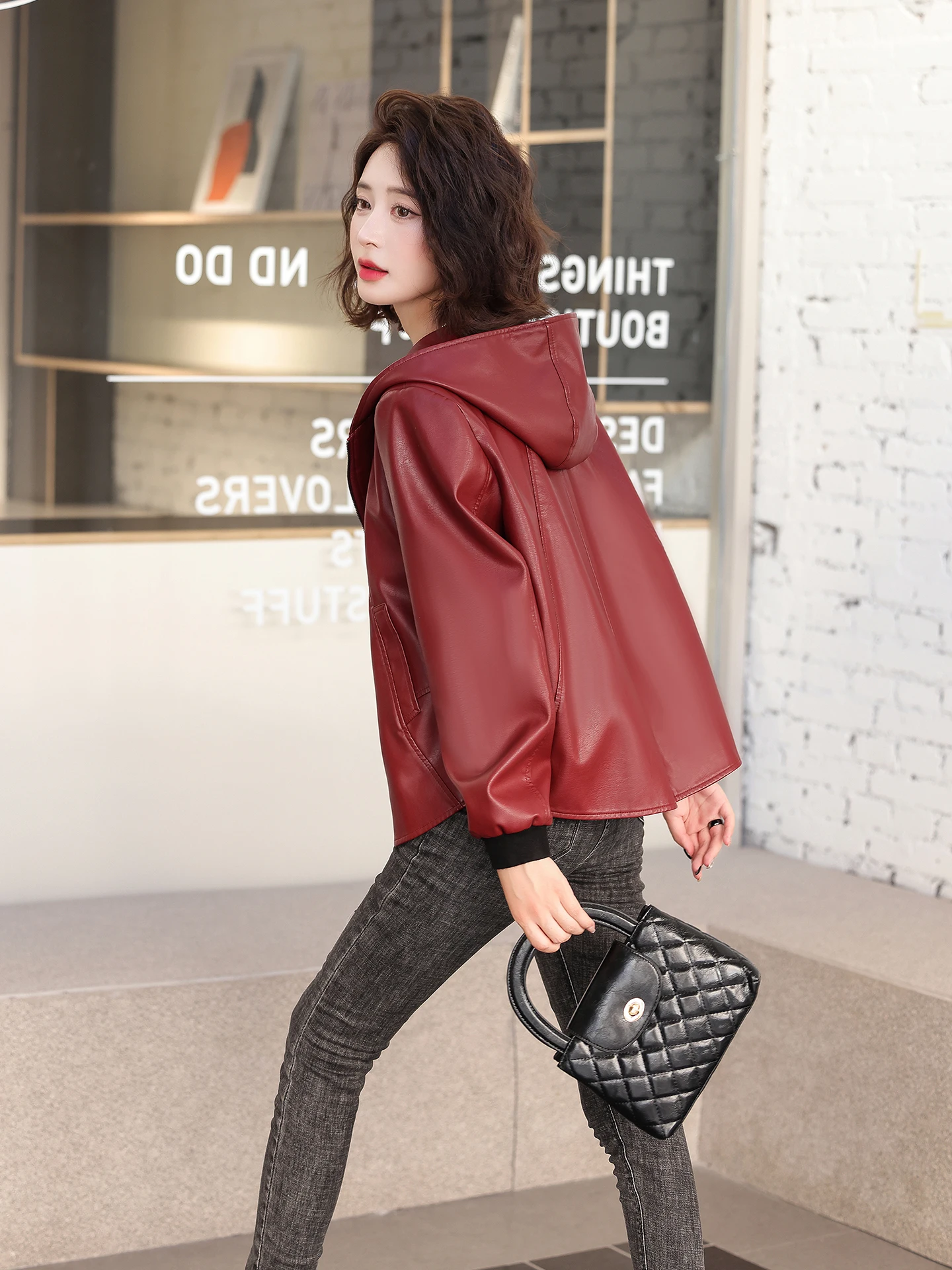 

Женская кожаная куртка из натуральной овчины Haining, новая модель, в стиле ретро, с капюшоном, весна-осень, свободный крой, корейская версия, стройнящая модель.