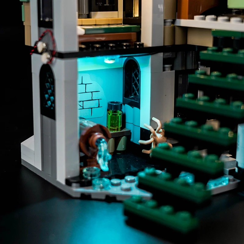 Malfoy Manor 블록 조명 선물에 적합한 Lazishi 5V LED 조명 76453 세트(조명 포함)