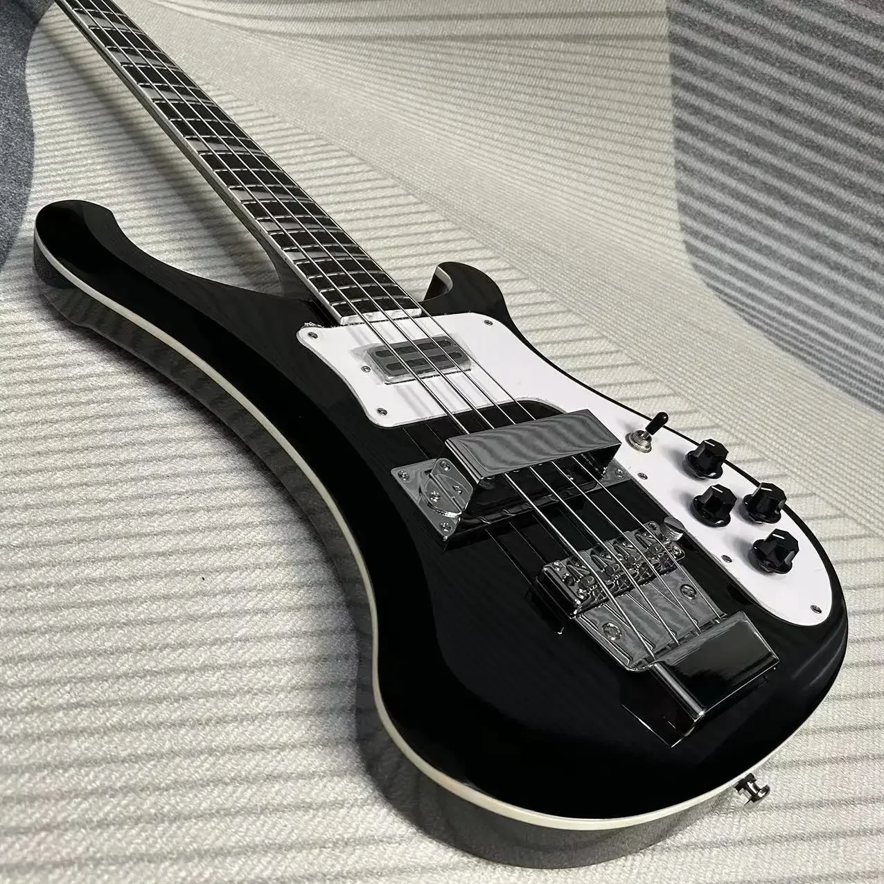 Rickenbacker 4003 Bass Electric Guitar, Black Color, Basswood Body, Rosewood Fretboard, 4 Strings Guitarra