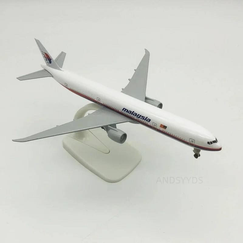 20cm Malaysia Airlines B777 plane model aircraft toys for boy	With Wheels & Base Miniature Airplane Model Souvenir Plane Toy view 5