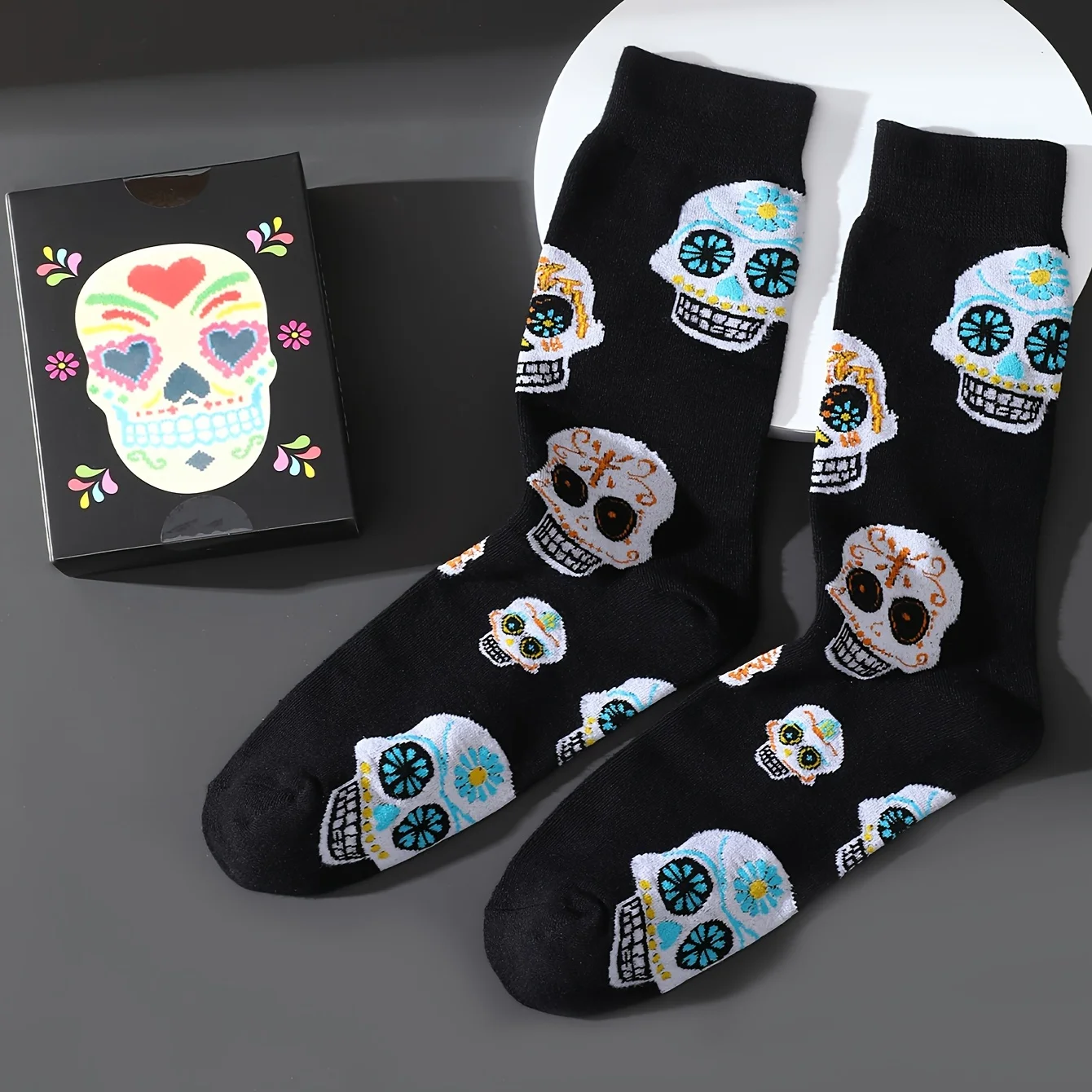 A pair of skeleton personality patterns men and women give friends gift socks for four seasons autumn and winter events