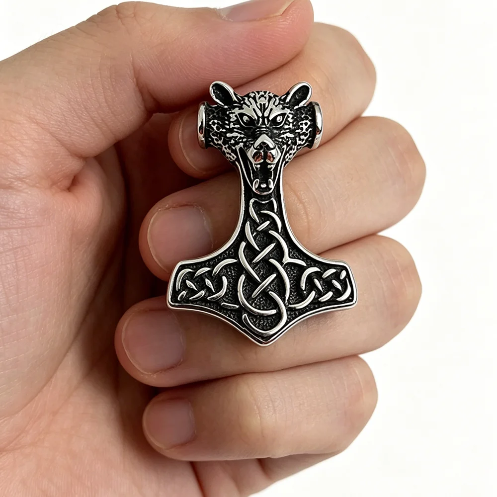 Retro cast wolf head Celtic knot stainless steel pendant, waterproof and non-fading blackening process, bulk sales accessories