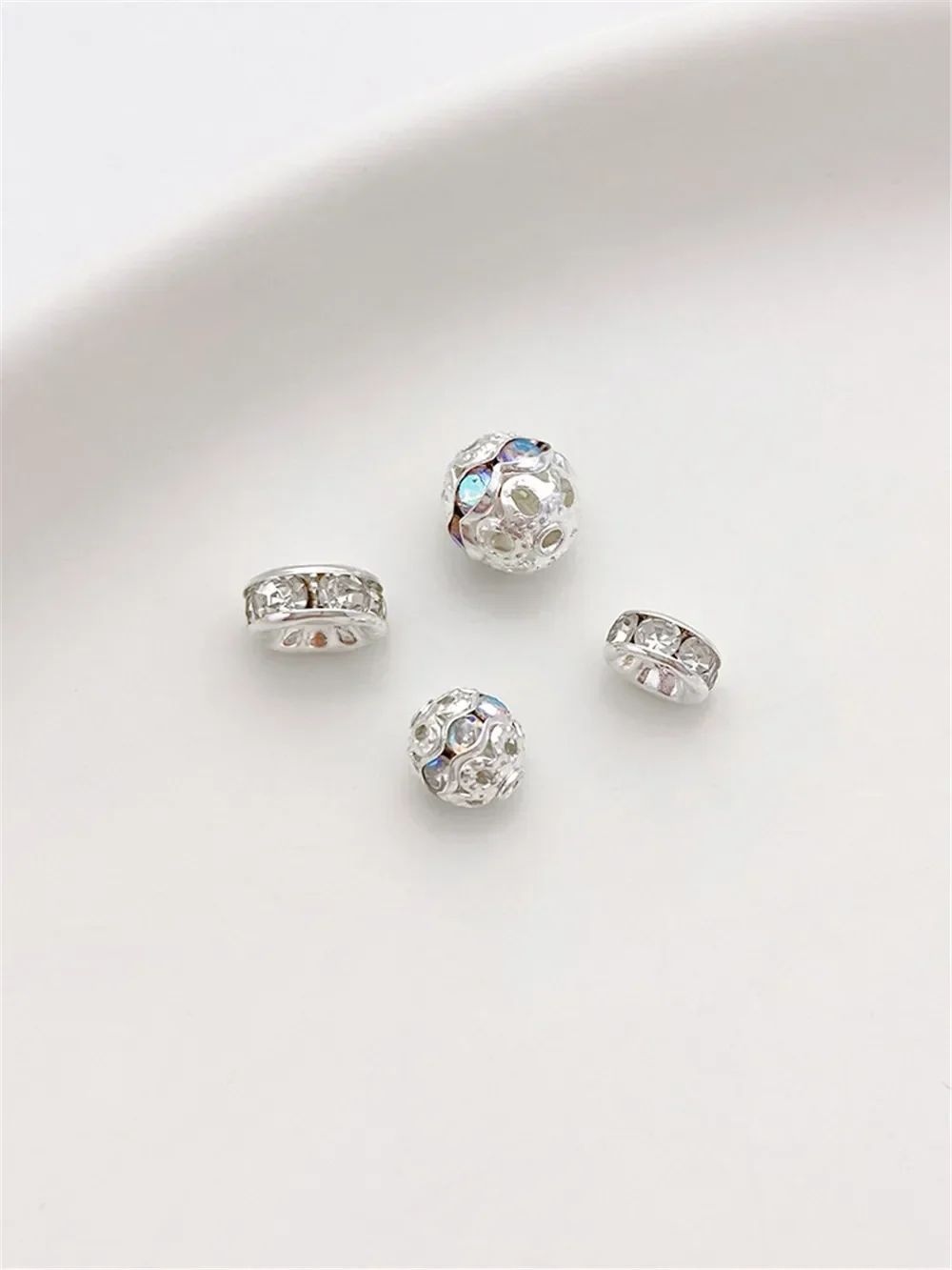 Silber Diamant-verkrustete Hohle Blume Ball Quadratische Partition Perle Runde Perle Lose Perlen Handgemachte DIY Armband Material Accessori