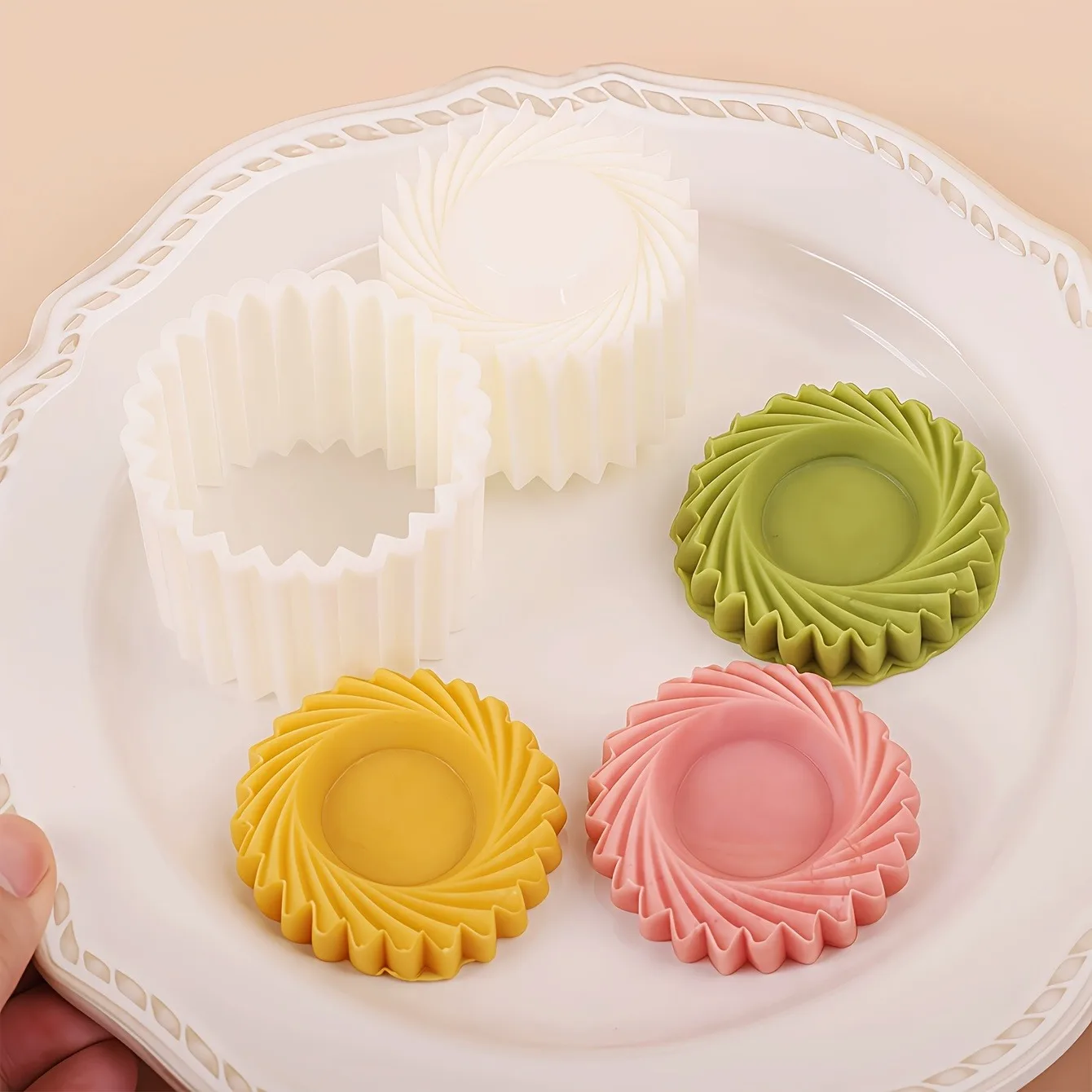 Petals cookie cutter, press-type home-made DIY jam butter filling, yellow pear tart, pineapple pastry stamping mold
