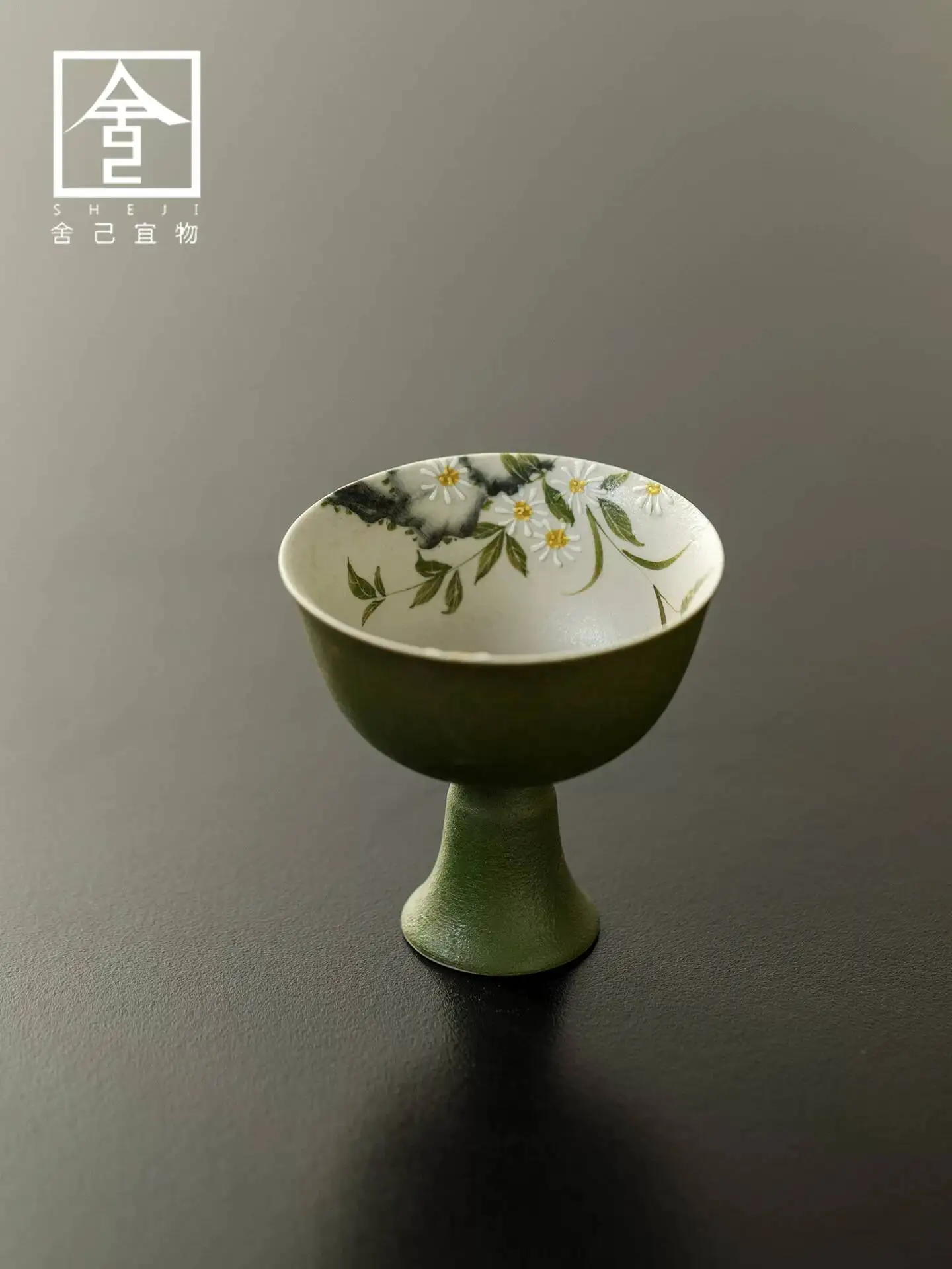 

Hand-Painted Daisy High-Footed Ceramic For Home Use, Exquisite Kung Fu Set, Personal Tea Cup, Master Cup