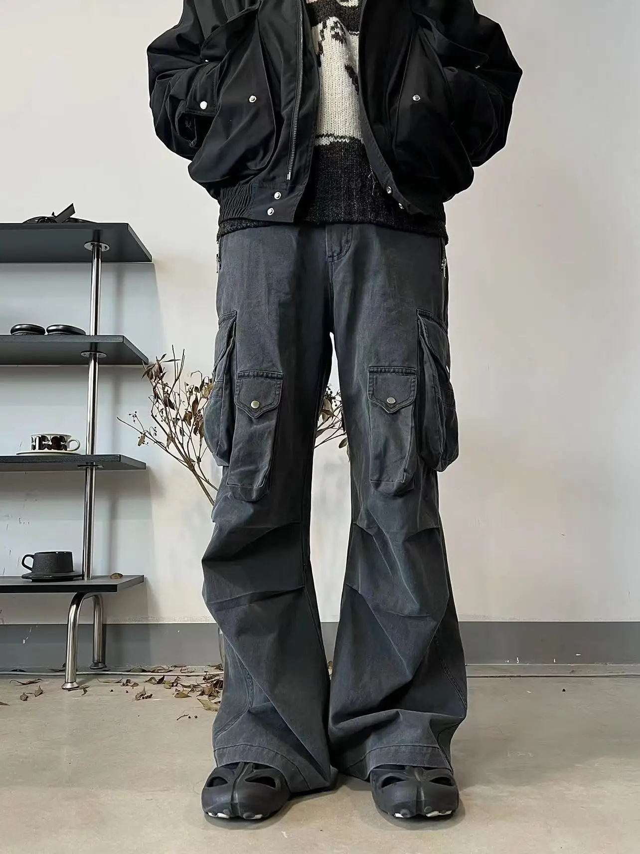 

Multi-Pocket Pleated Stonewashed Washed Distressed Loose Casual Paratrooper Overalls Men