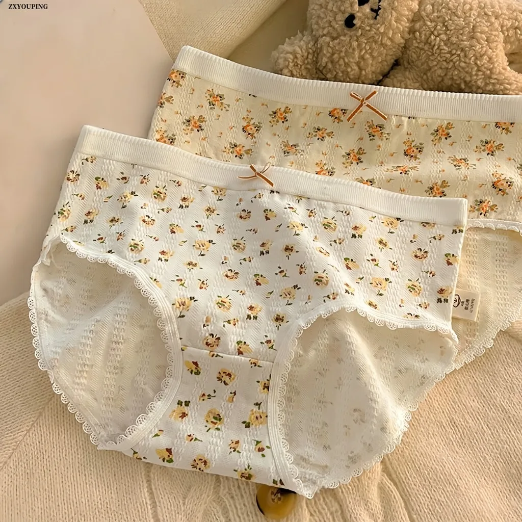 

Antibacterial Cotton Panties for Women, Mid Waist Printed Briefs, Japanese Style Floral Cute Girls' Underwear