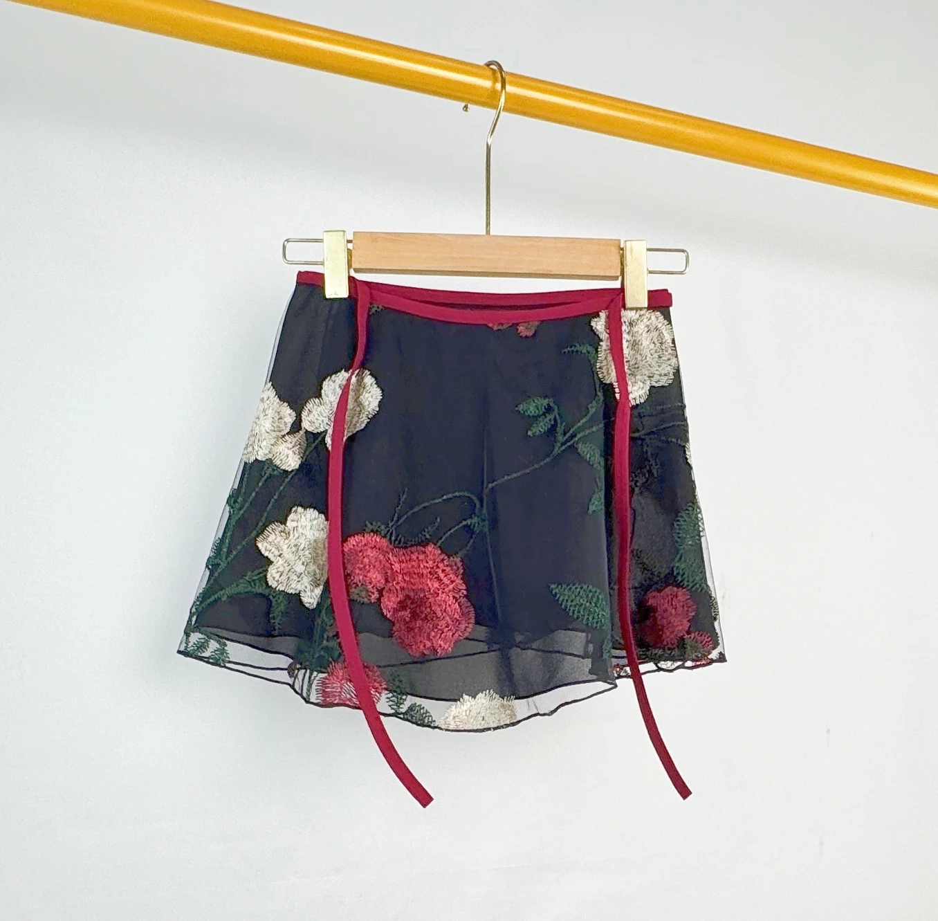 زي رقص باليه مخصص للأطفال قطعة واحدة تنورة رقص مطرزة بأربطة زي أداء فريق التدريب الأساسي