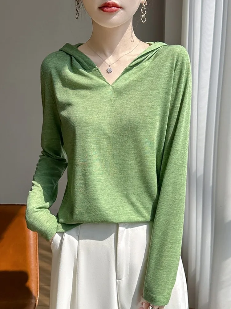 

Laid-ba Sle V-ne Hooded Knitwear Women's Thin Long Sve Silk Sun Protection Loose Base irt Travel Outdoor Wear