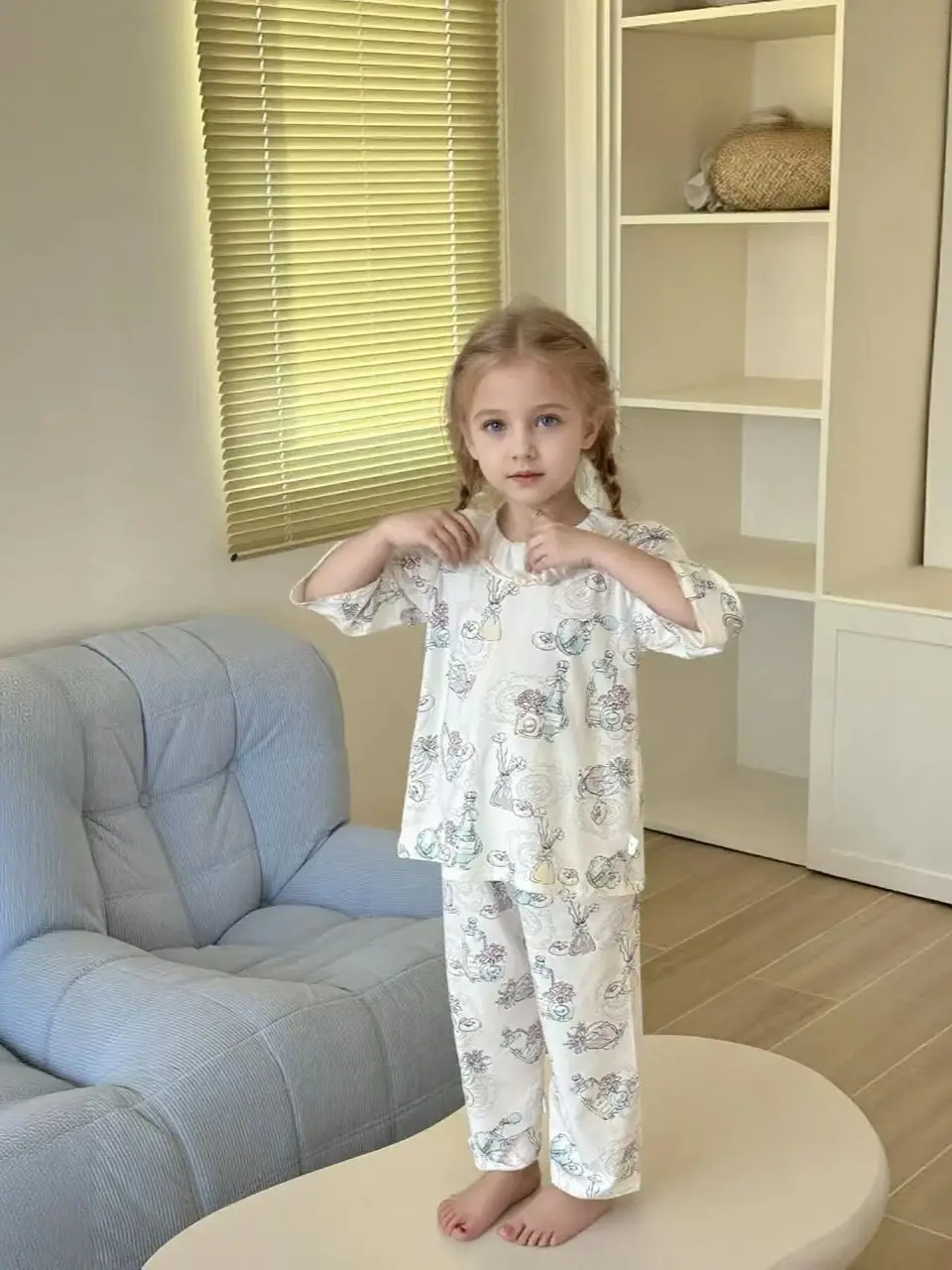 

2-piece set for girls with lace collars, made of cotton silk, breathable, loose-fitting for children, with cute and soft prints,