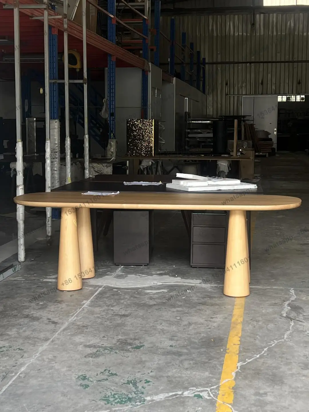 

Solid wood dining table designer ash wood Italian minimalist desk creative light luxury simple fashion