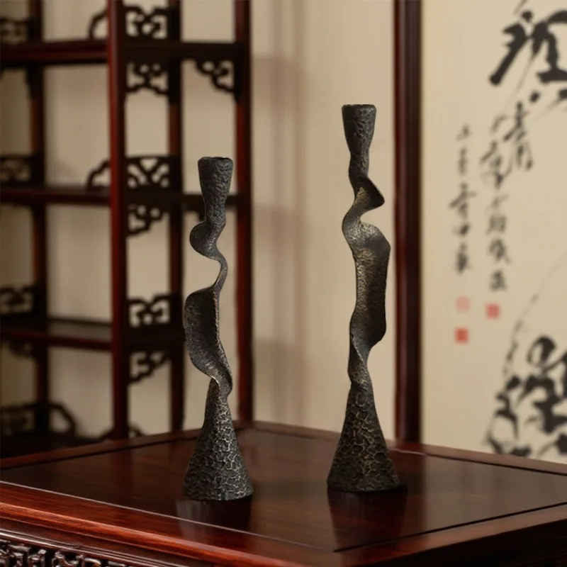 

Metal Distressed Desktop Candle Holders Semi-handmade Abstract Alien Living Room Candle Holder Creative Luxury Simple Home Decor