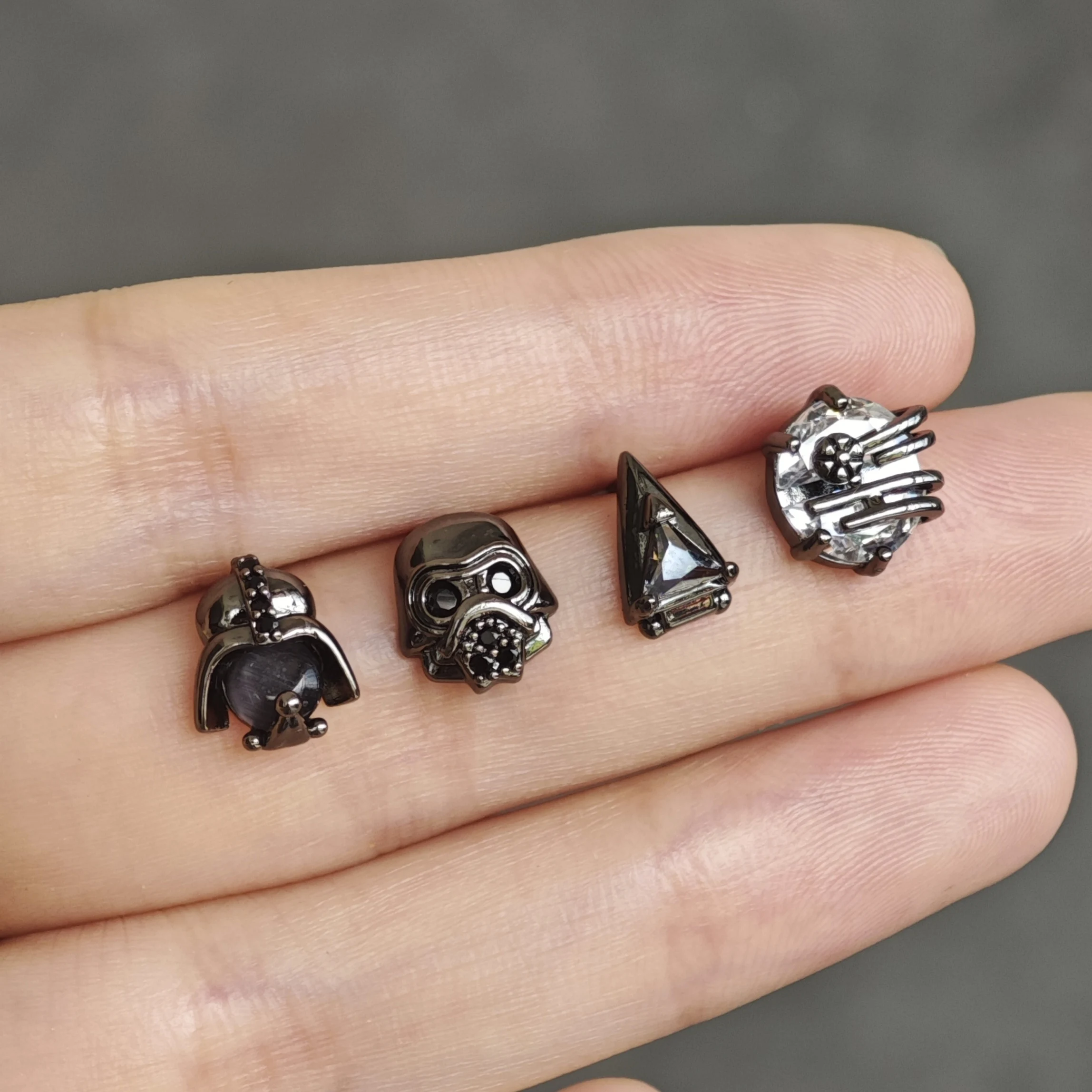 4PCS New Ins Electroplated Black Alien Helmet Black Warrior Stud Earrings For Women Girls Fashion Party Jewelry Gift