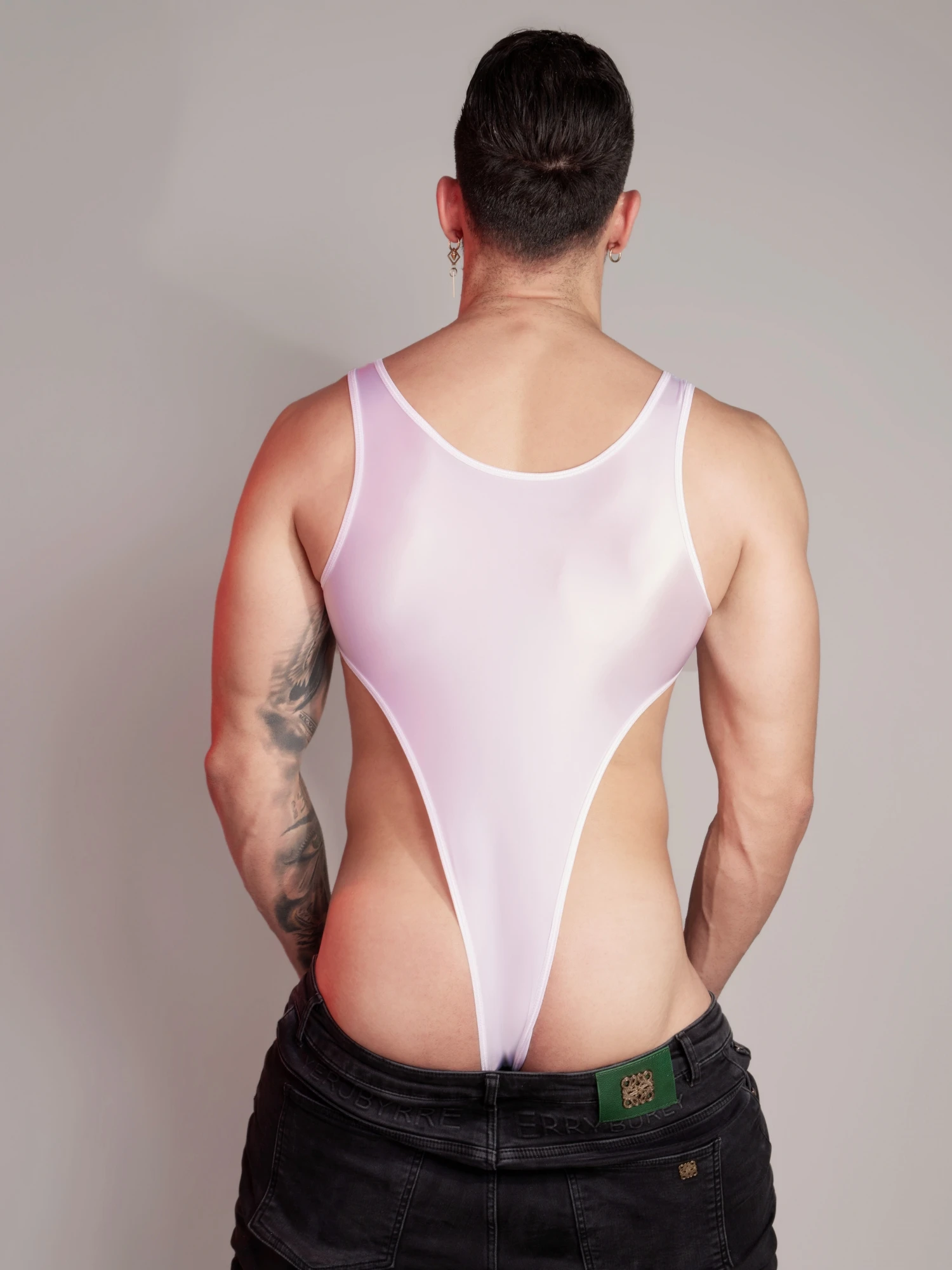 Bodysuit elástico para homens, macacão sem costas, macacões finos, óleo de corte alto brilhante, tecido macio e brilhante, pijamas masculinos sexy,