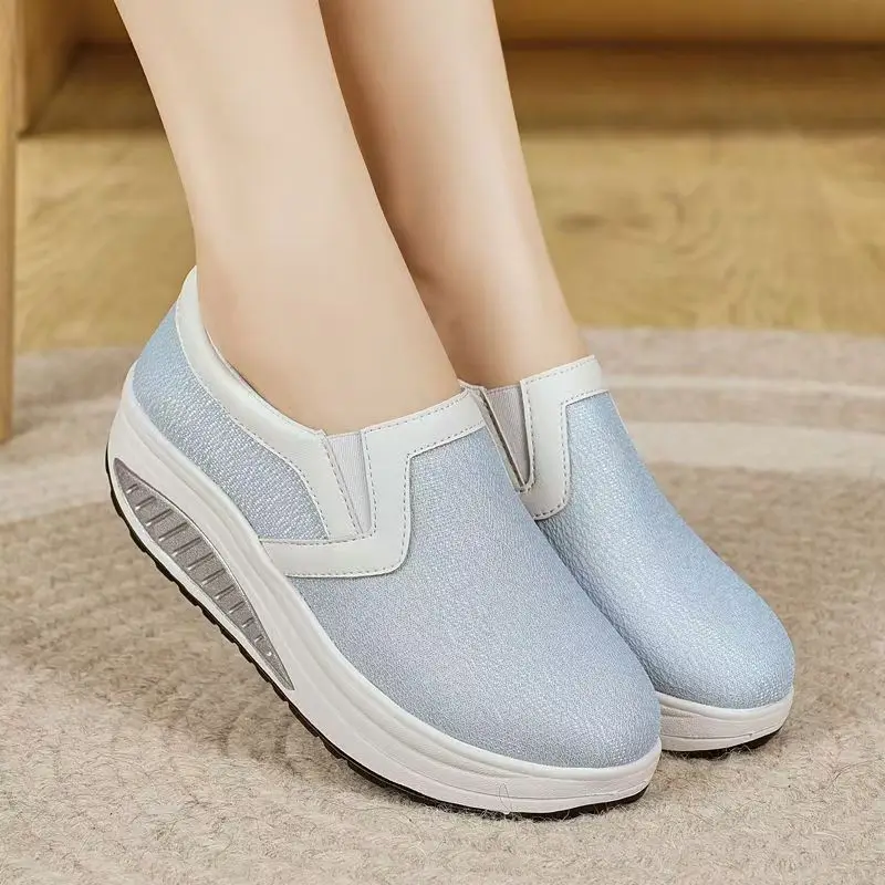 

Женская весенне-осенняя повседневная обувь из натуральной кожи на танкетке, легкая обувь без шнуровки на толстой подошве с нескользящим круглым носком, увеличивающая рост