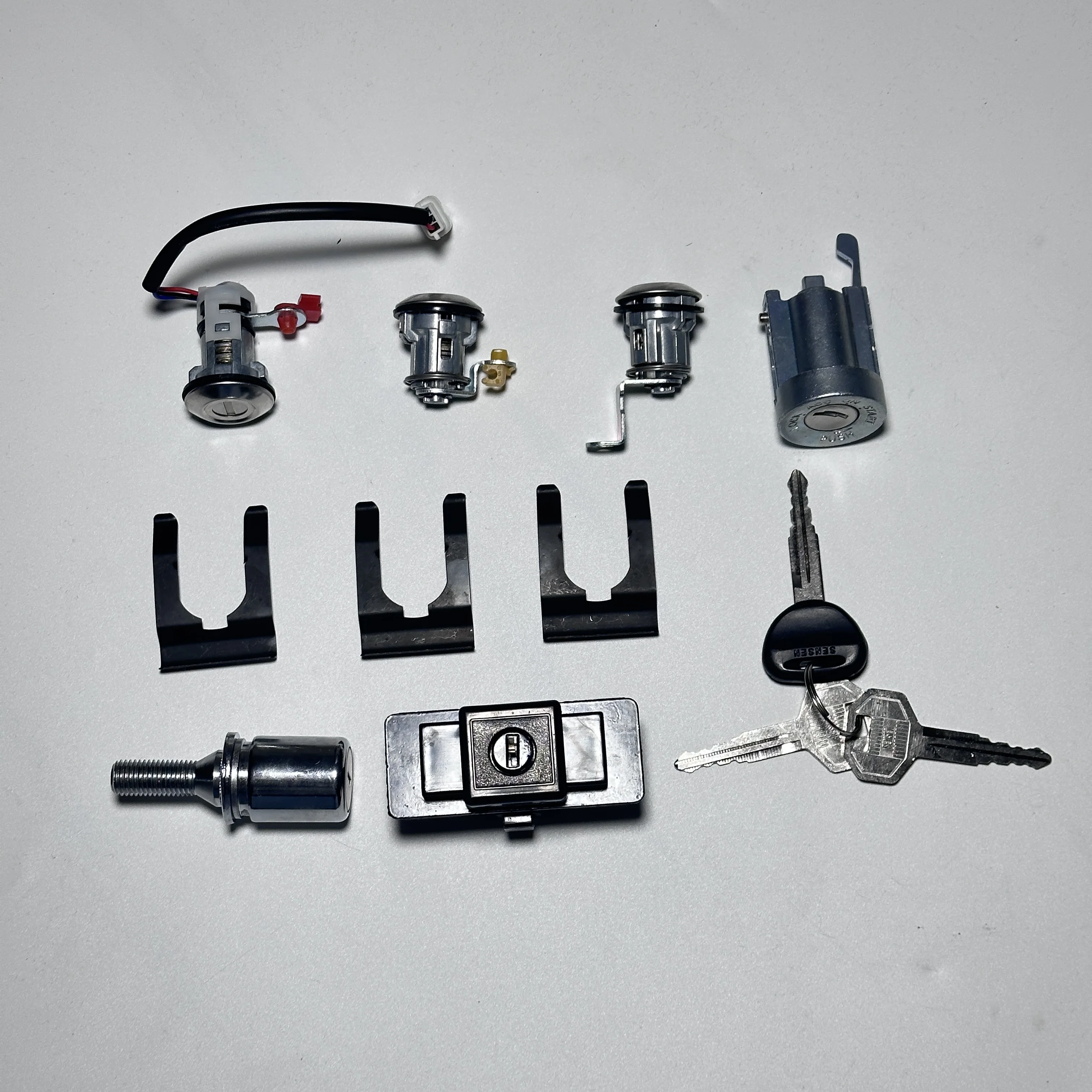 Lock Cylinder & Key Set MR259744 For Mitsubishi Pajero V31 4G64 Montero Shogun Full Car Lock Assembly With Keys