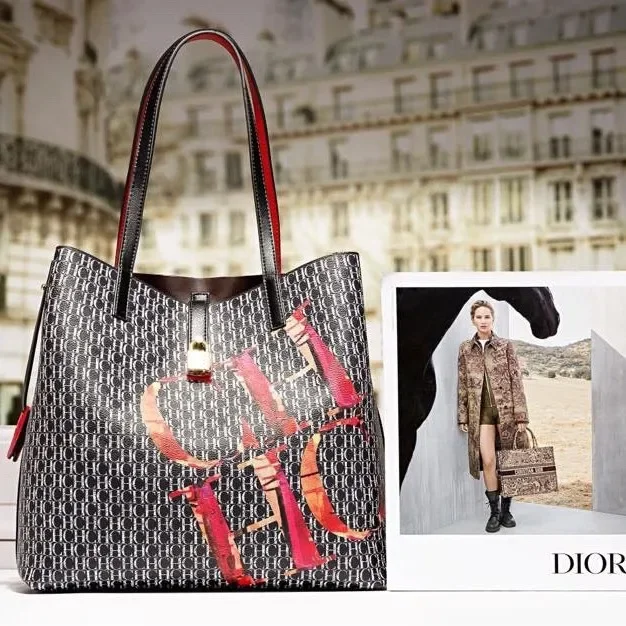 

2025 High-End Elegant Classic Messenger Handbag With Trendy Letter Logo Best For Women's Daily Commute