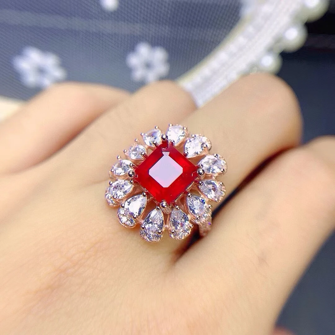 New Myanmar Newly Burned Ruby Women's Ring High end Flower shaped Daisy Square Fashion Ruby Banquet Jewelry party birthday Gift