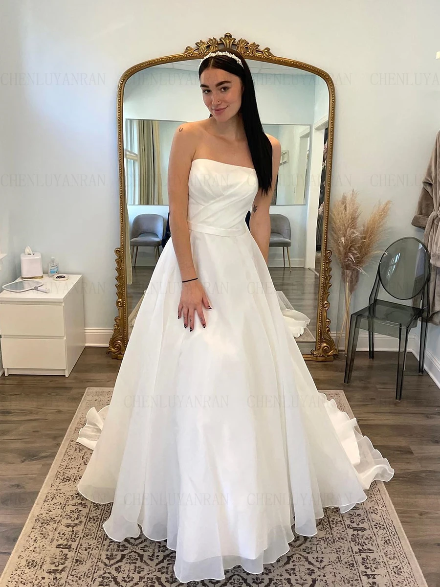 

Simple Strapless Wedding Dresses Boho Sleeveless Sexy Bride Dress Sweep Train Satin Elegant Dress For Women 2023 Robe De Mariee