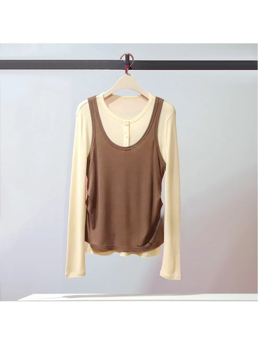 

Fashionable round Neck Knitted Vest And Sweater Set Women's Slim Fit Color Block Winter New Arrival Two Piece Ensemble