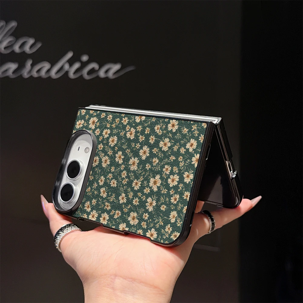 Pirve Small green flower patte - огляд і ціна Phone Cases Green