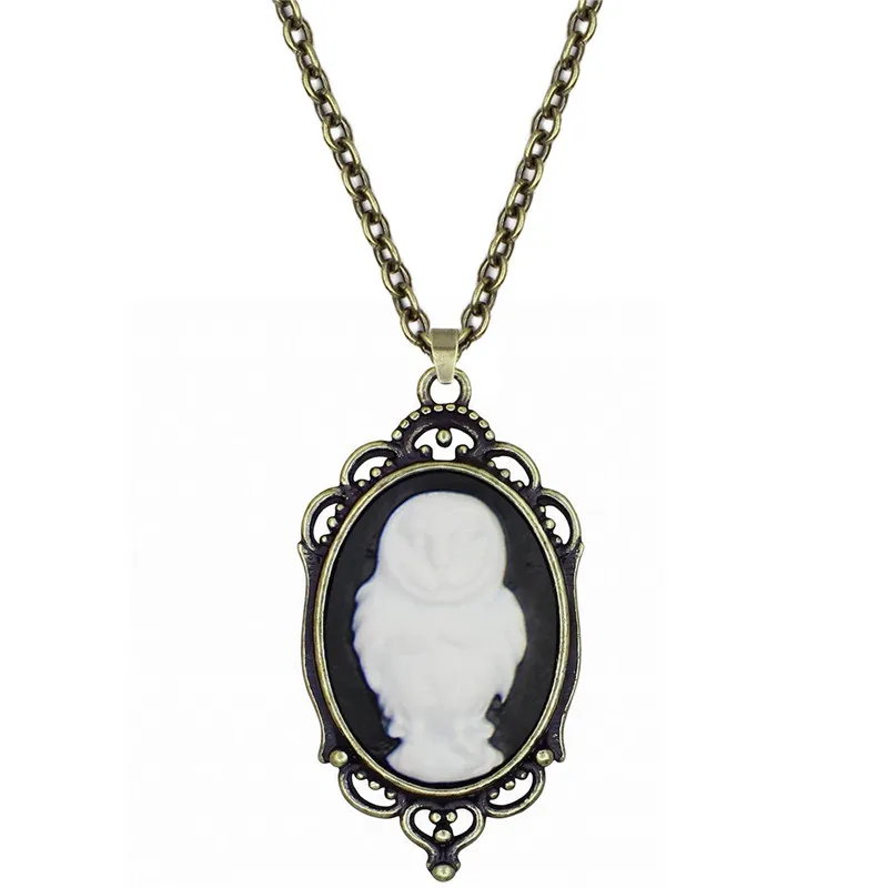 Gothic Retro Animal Cameo Necklace Women Antique Bronze Plated Vintage Jewelry Black Cat Crow Owl Bird Butterfly Pendant 1 Piece