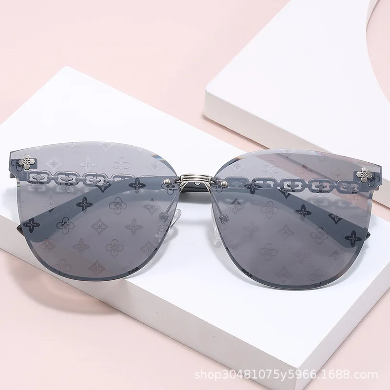 

Новые модные трендовые солнцезащитные очки премиум-класса, легкие роскошные женские лазерные линзы, модный уличный стиль, мастер-дизайн, универсальный хит продаж ​