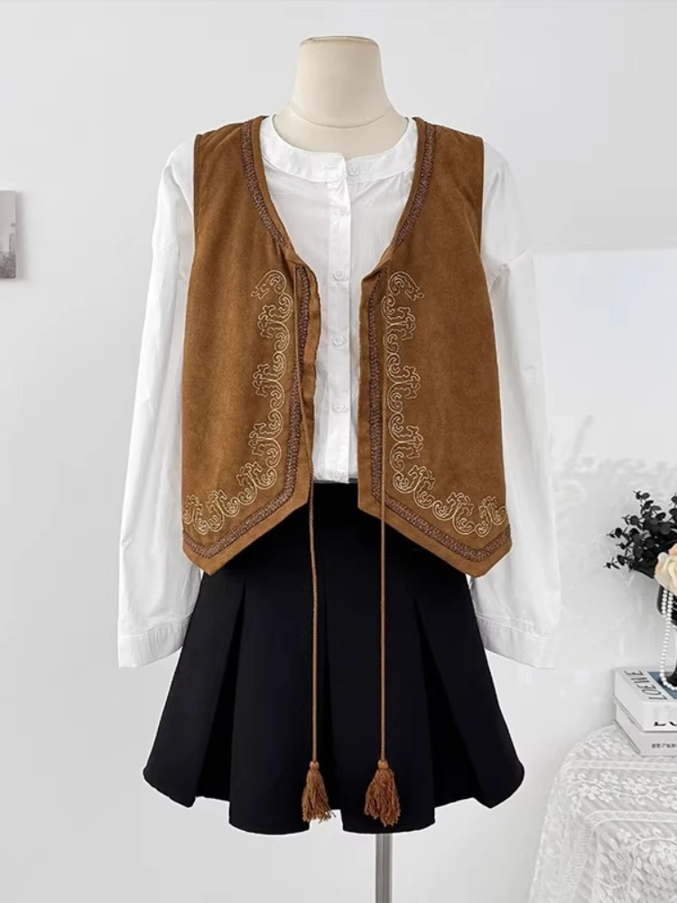 

Women's Ethnic Style Floral Embroidered Tassel Lace-up Vest Spring Autumn Loose Chic Suede Sleeveless Waistcoat Tank Top