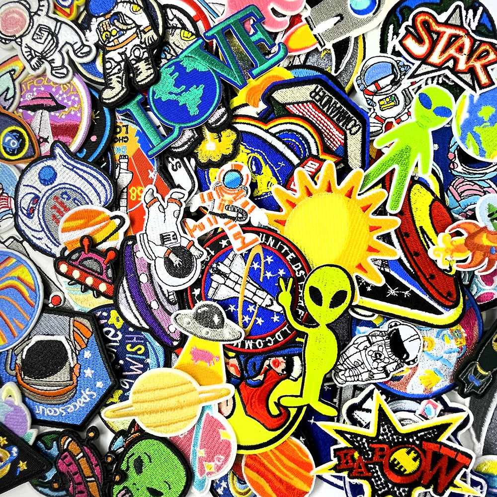 100pcs Random Mix Star Earth UFO Space Iron on Patches for Clothes Fabric Appliques Decoration Apparel Mend Patch for Clothing