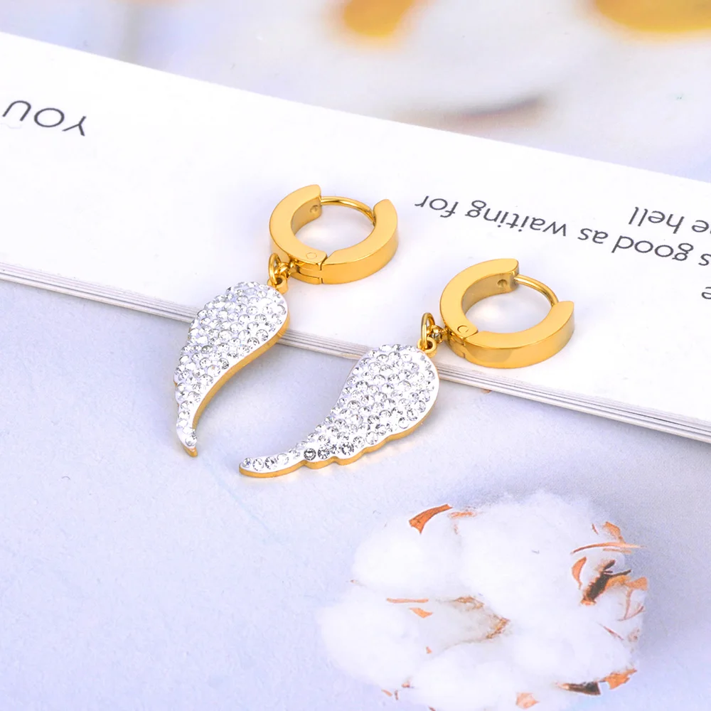 JeeMango Hochwertige Edelstahl-Ohrringe in Goldfarbe für Damen, luxuriöse glänzende CZ-Zirkon-Ohrringe, Hochzeitsschmuck E26086 – Detail 11