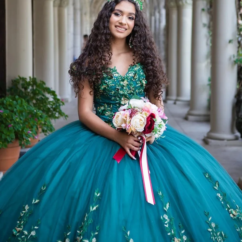 Abiti da principessa verde Quinceanera 2025 Abiti da cerimonia di lusso formali con perline Applicazioni di pizzo Abito dolce 15 Abiti da ballo per ballo di laurea