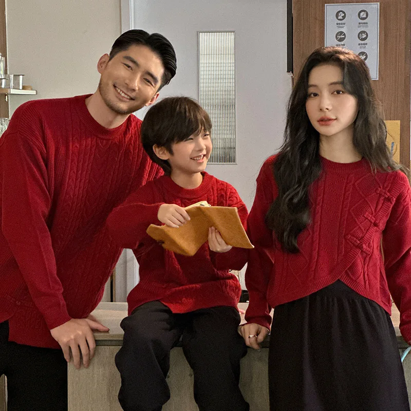 2026 New Year Family Matching Sweaters Red Christmas Holiday Outfits for Parents & Kids Mother-Daughter Set Knitwear Photo Shoot
