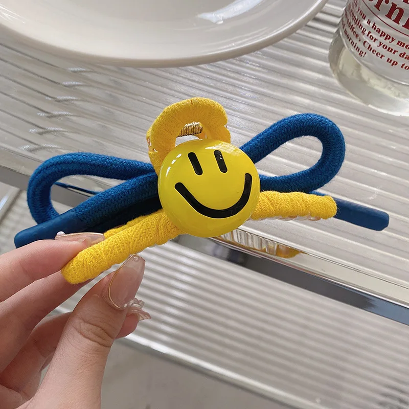 סיכות קליפס שיער אקריליק בעיצוב סמיילי