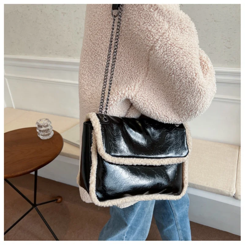 Off Season Bag Retro Shoulder Bag For Women Fashion PU Leather Sherpa Wool Messenger Bag Portable Casual Ladies Designer Bag