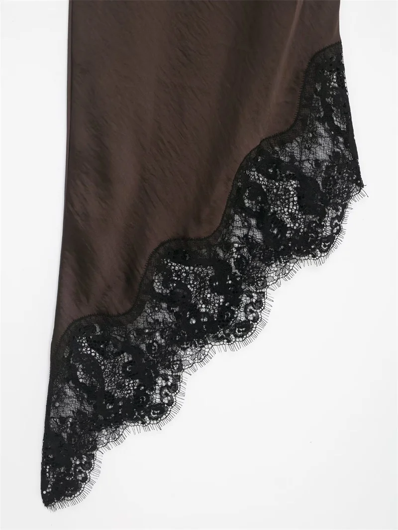 Vestido feminino 2025 inverno novo estilo, vestido longo assimétrico de cetim marrom avermelhado com acabamento em renda e alças moda exclusiva