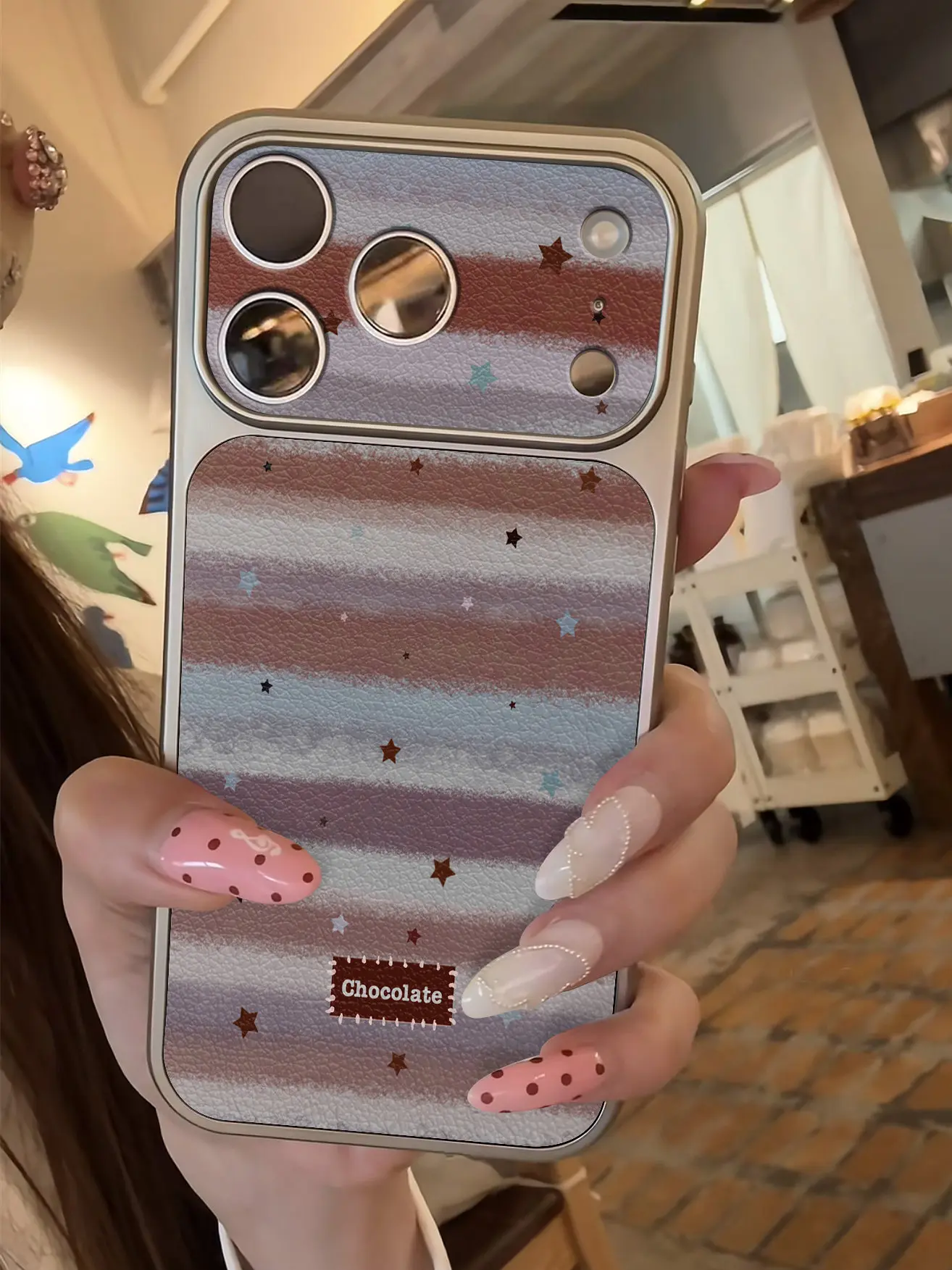 Luxuriöse, rosa gestreifte Handyhülle für iPhone 13 14 15 16 17 Pro Max 17Pro, stoßfeste Hülle mit Lederbezug und Beschichtung. – Detail 10