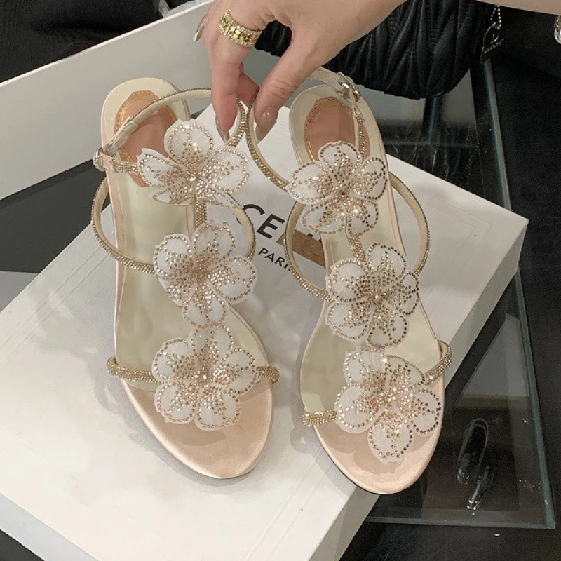 

Роскошные дизайнерские женские босоножки на тонком высоком каблуке с цветочным принтом и стразами, туфли-лодочки, модные пикантные брендовые туфли для свадебного банкета и вечеринки