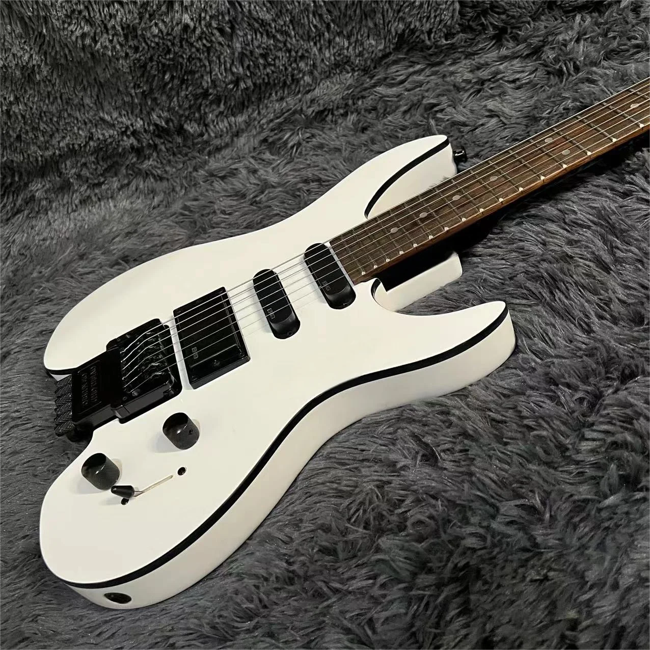 Headless Electric Guitar, Mahogany Body, White Color, Floyd Rose Tremolo Bridge, Rosewood Fingerboard, High Quality