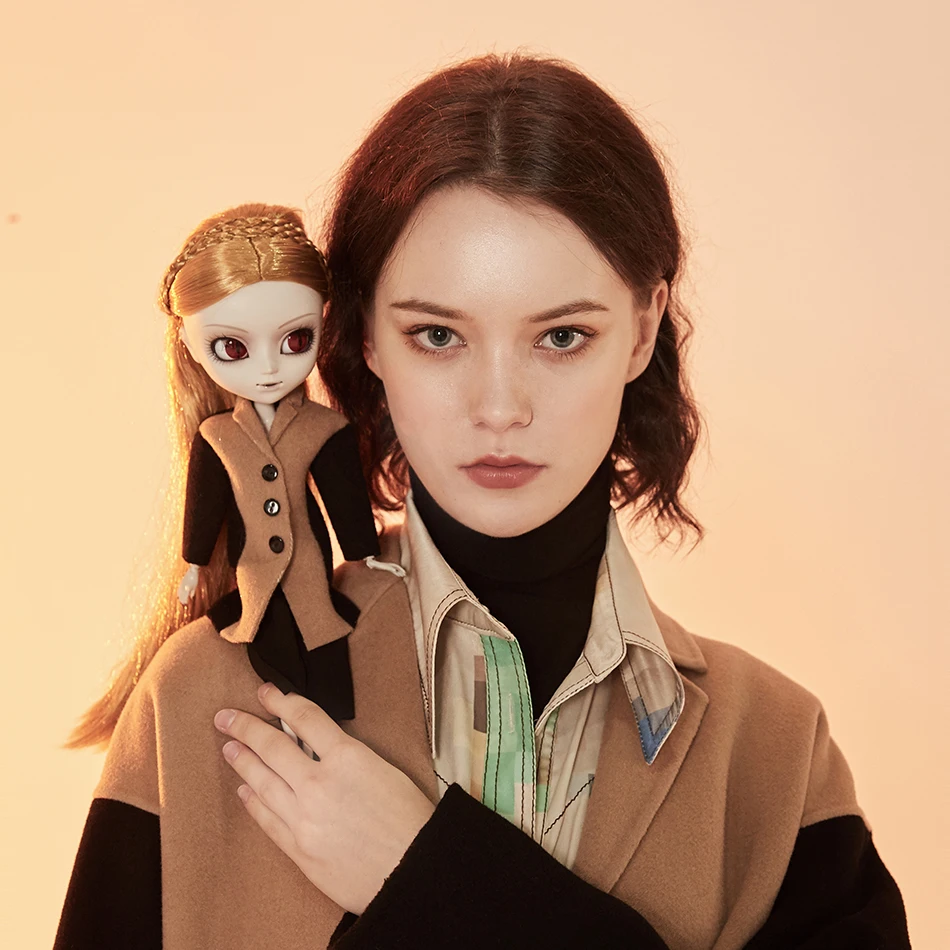 

Просто освещенное ежегодное тяжелое двустороннее шерстяное женское пальто средней длины ручной работы, однотонное длинное пальто для поездок на работу