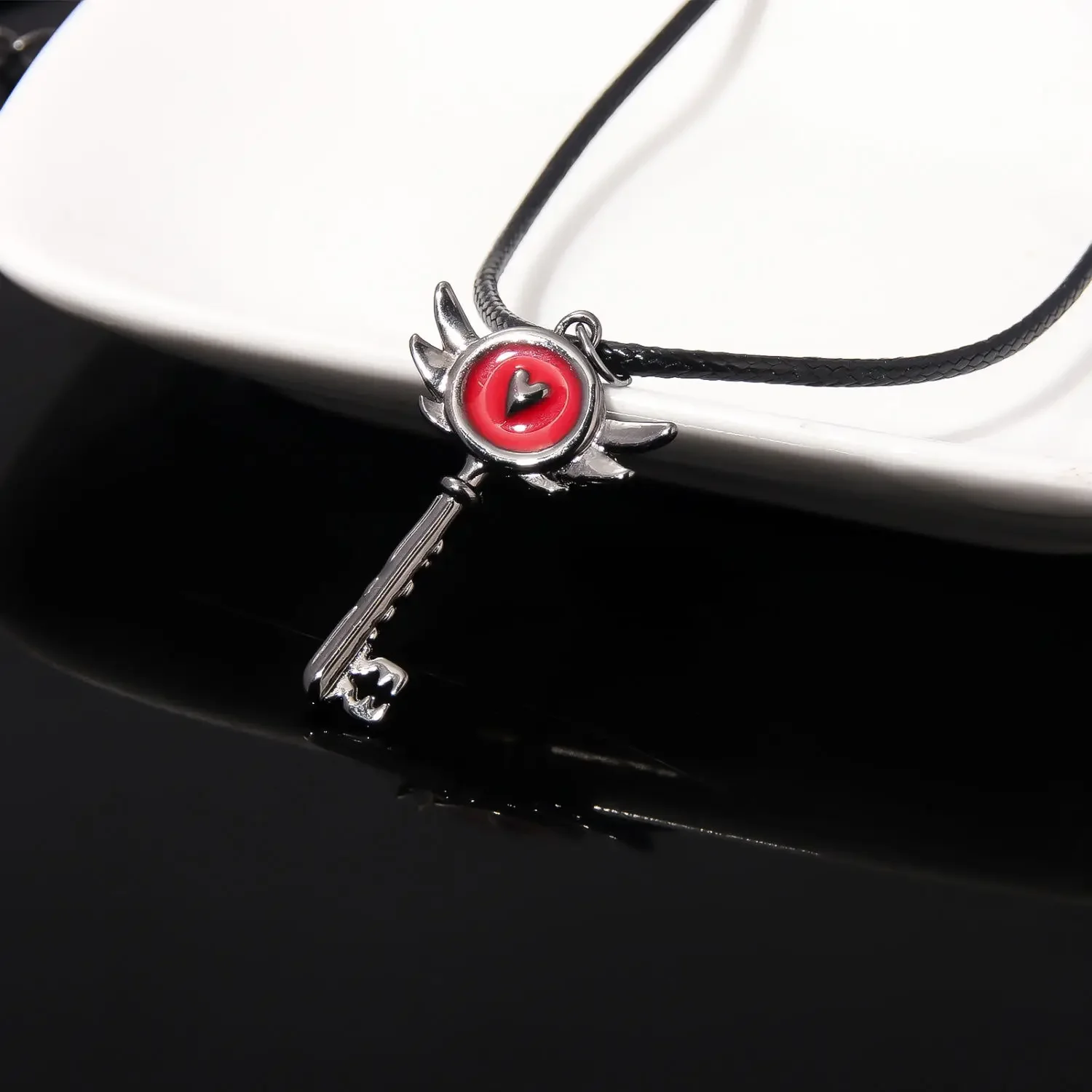 European and American Animation Hazbin Hotel Hell Inn Key Pendant KeeKee Incarnation Key Metal Necklace