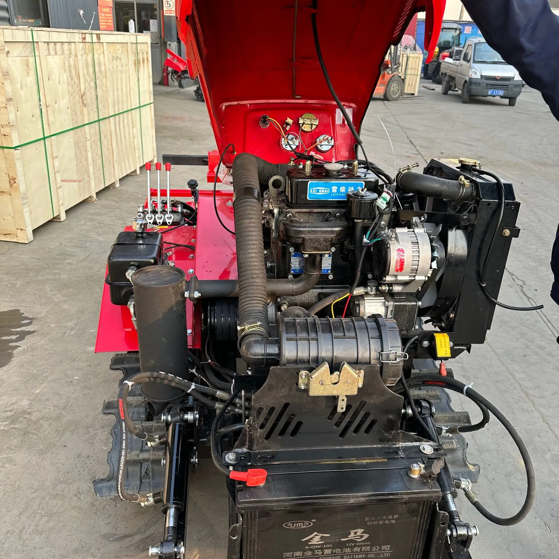 New 25HP Diesel Agricultural Crawler Tractor 2WD/4WD Mini Tractor for Farm Use Featuring Engine Pump Gearbox Motor Bearing view 3